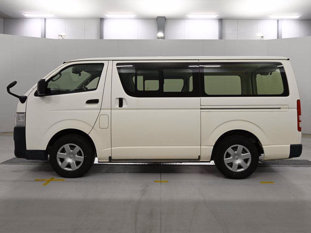 TOYOTA REGIUS ACE