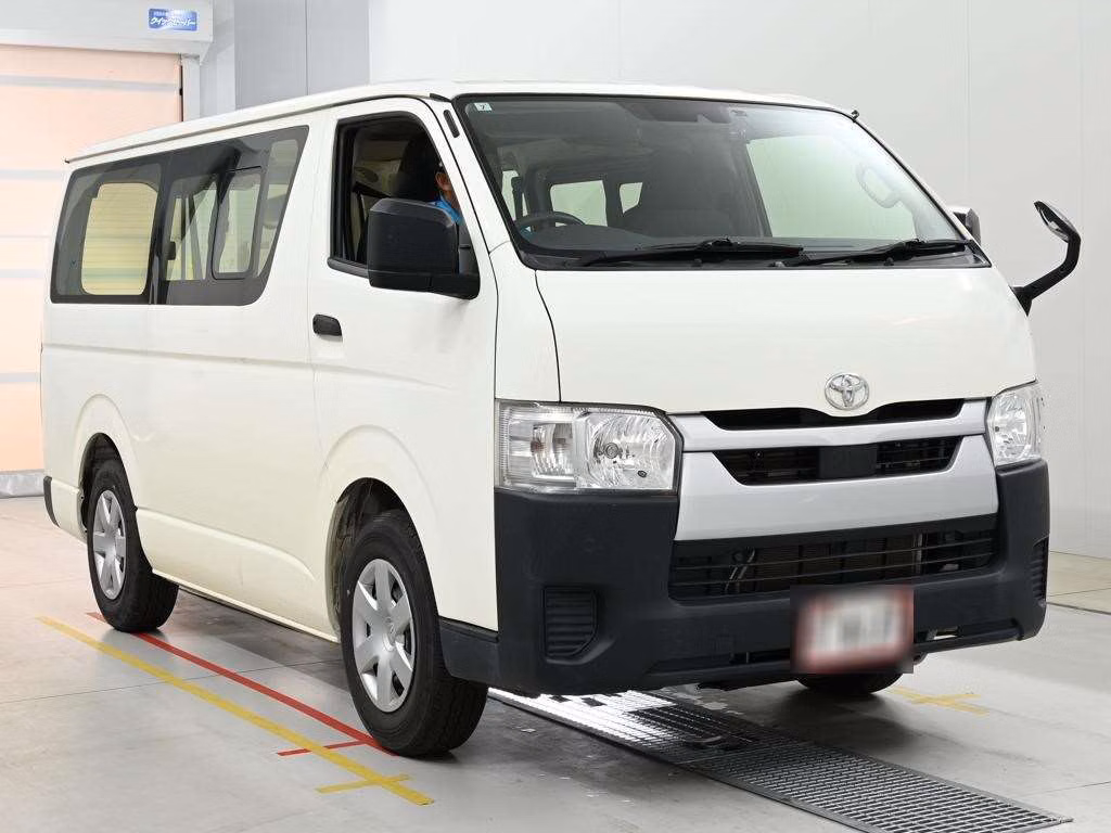 TOYOTA REGIUS ACE