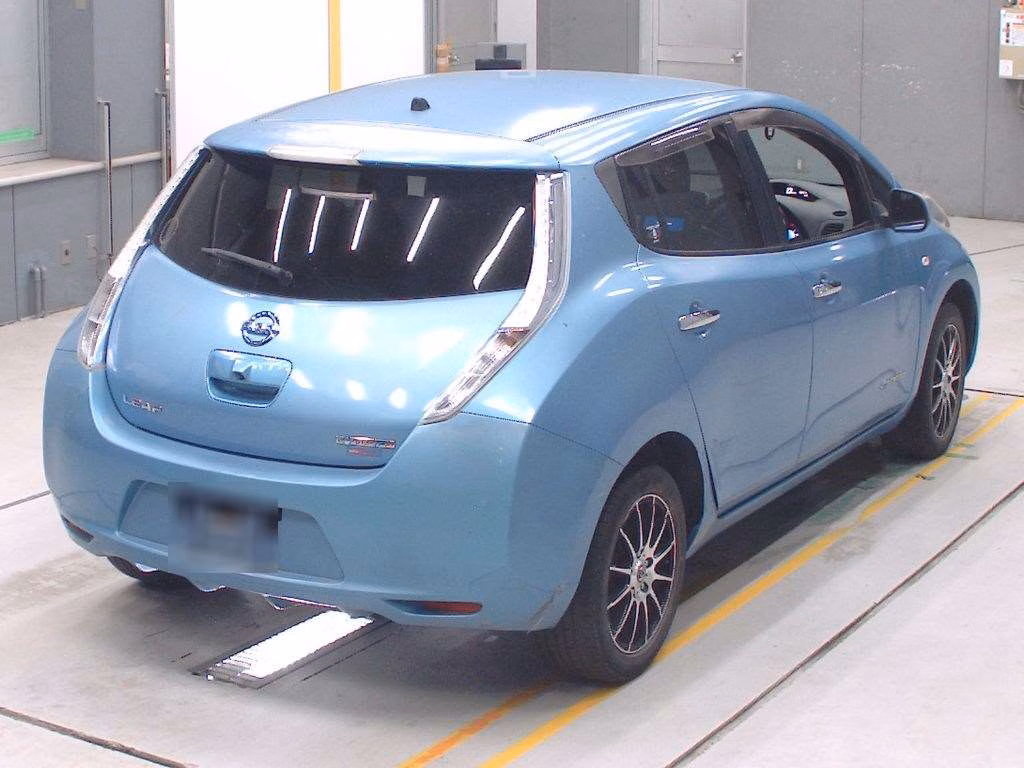 NISSAN LEAF