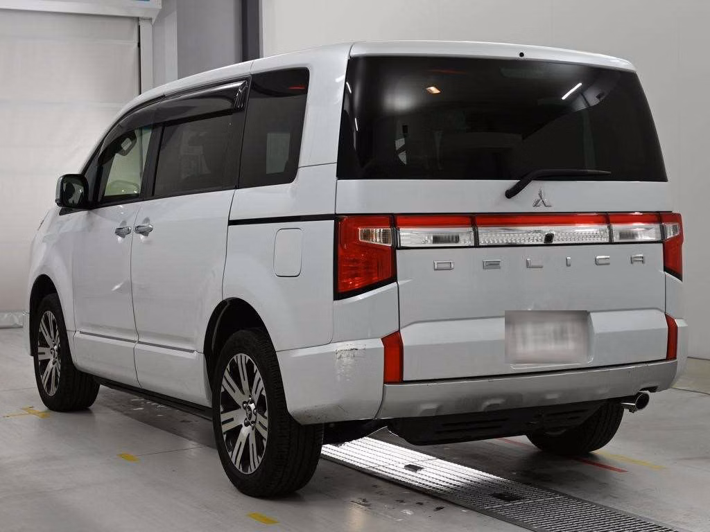 MITSUBISHI DELICA D:5