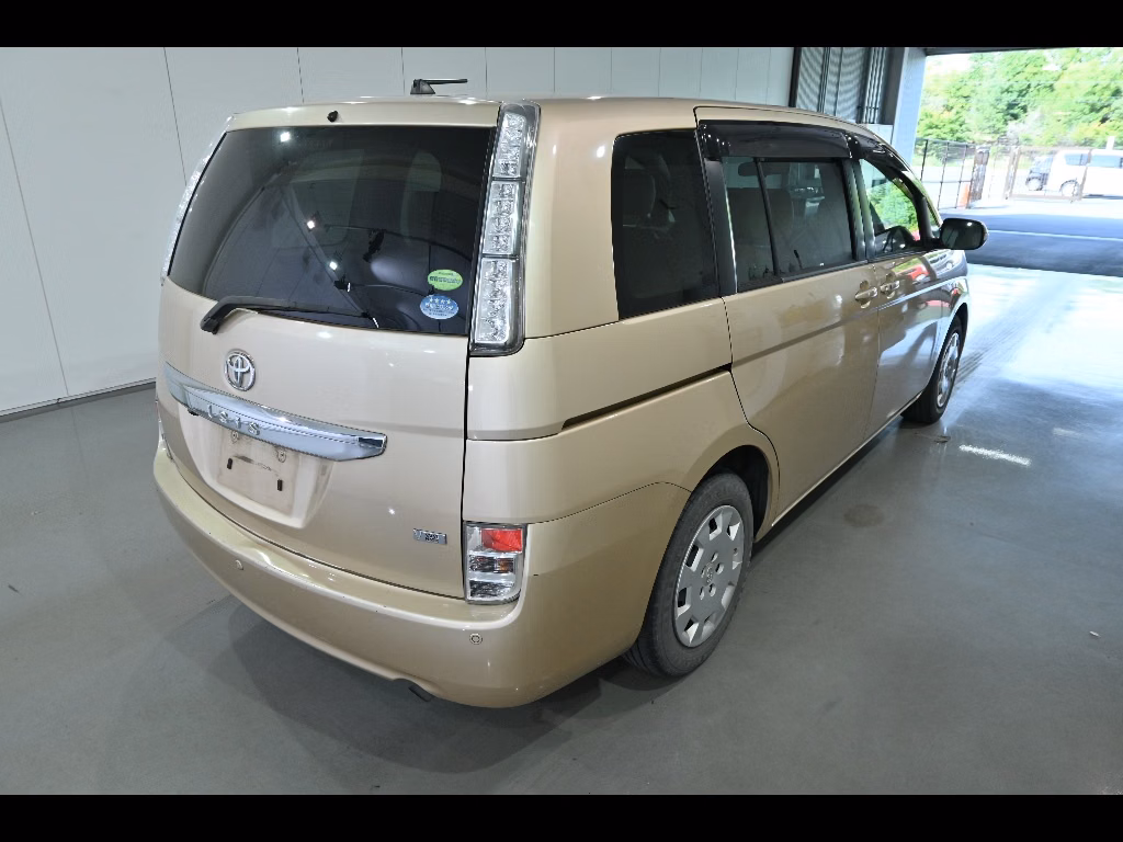 TOYOTA ISIS