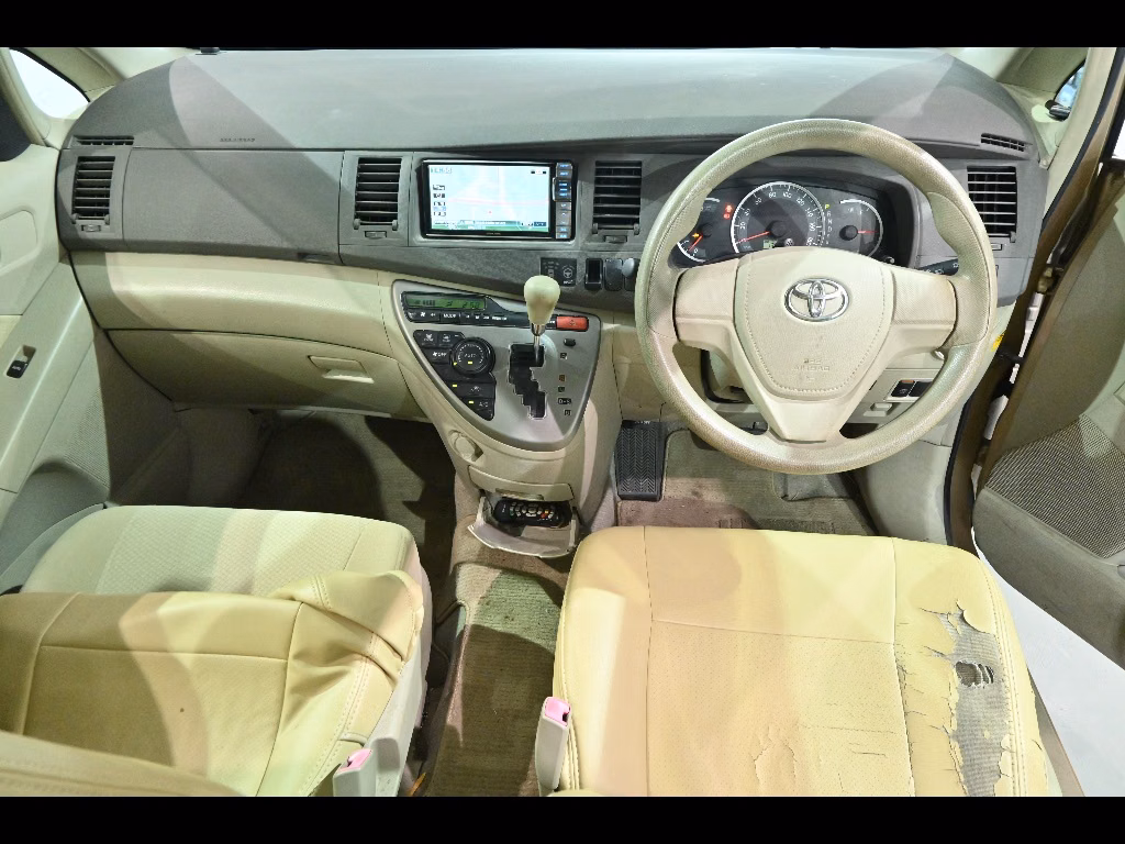 TOYOTA ISIS