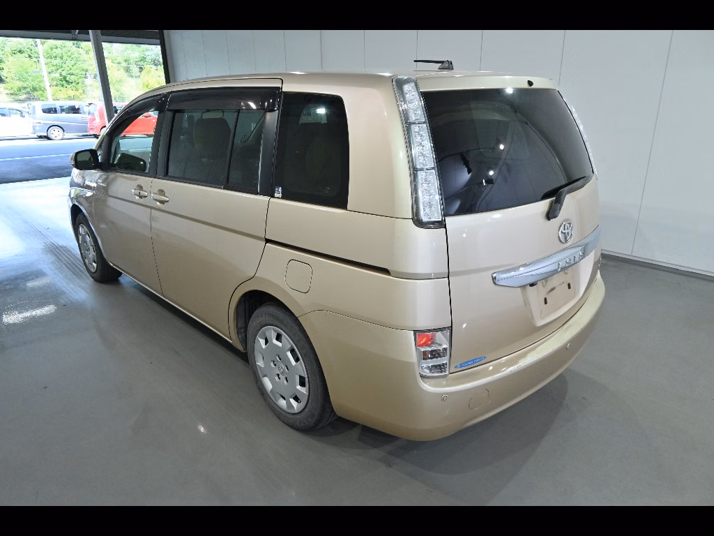TOYOTA ISIS