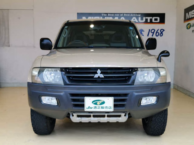MITSUBISHI PAJERO
