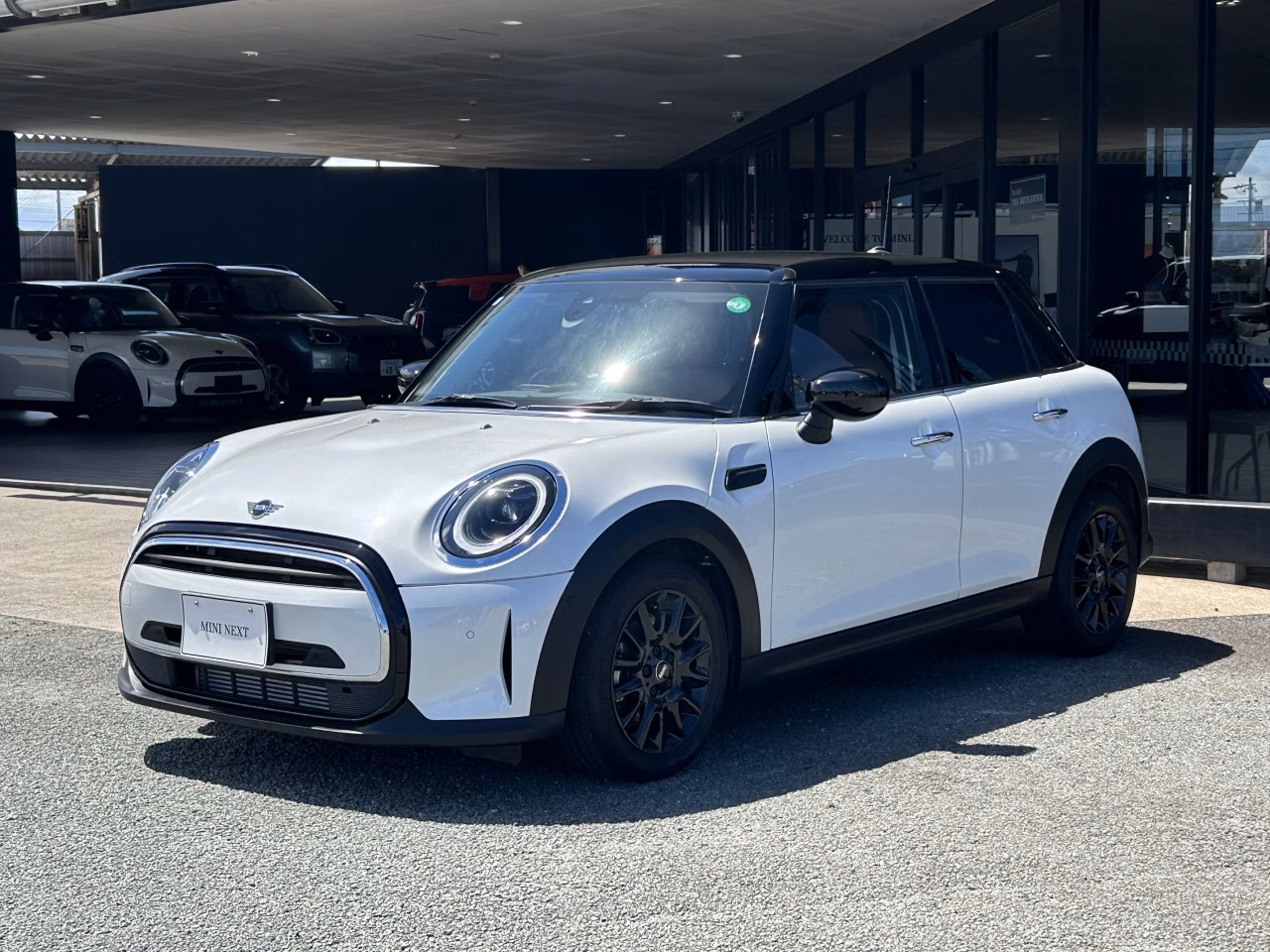 MINI HATCH