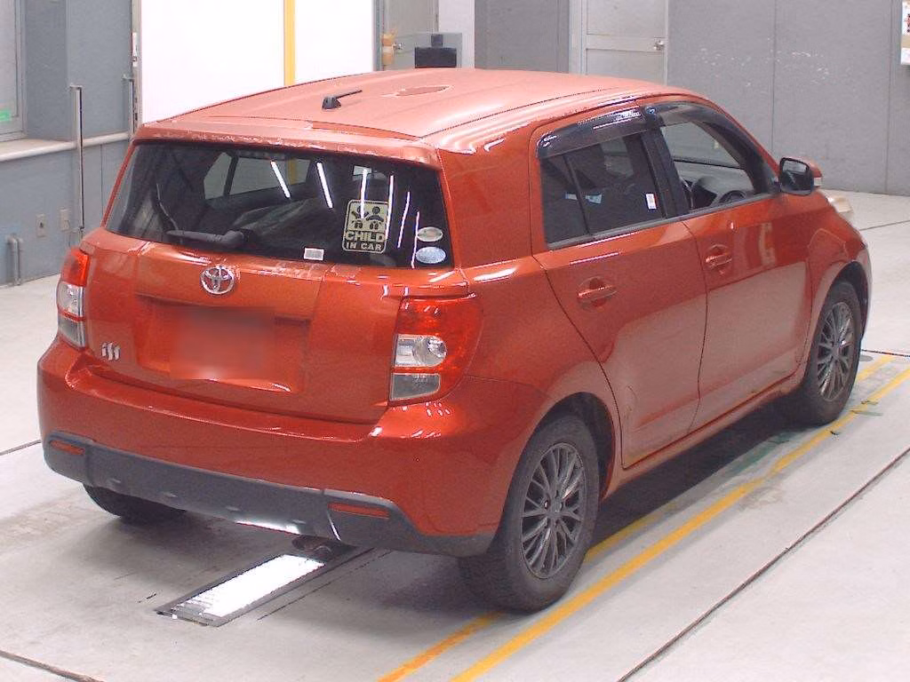 TOYOTA IST