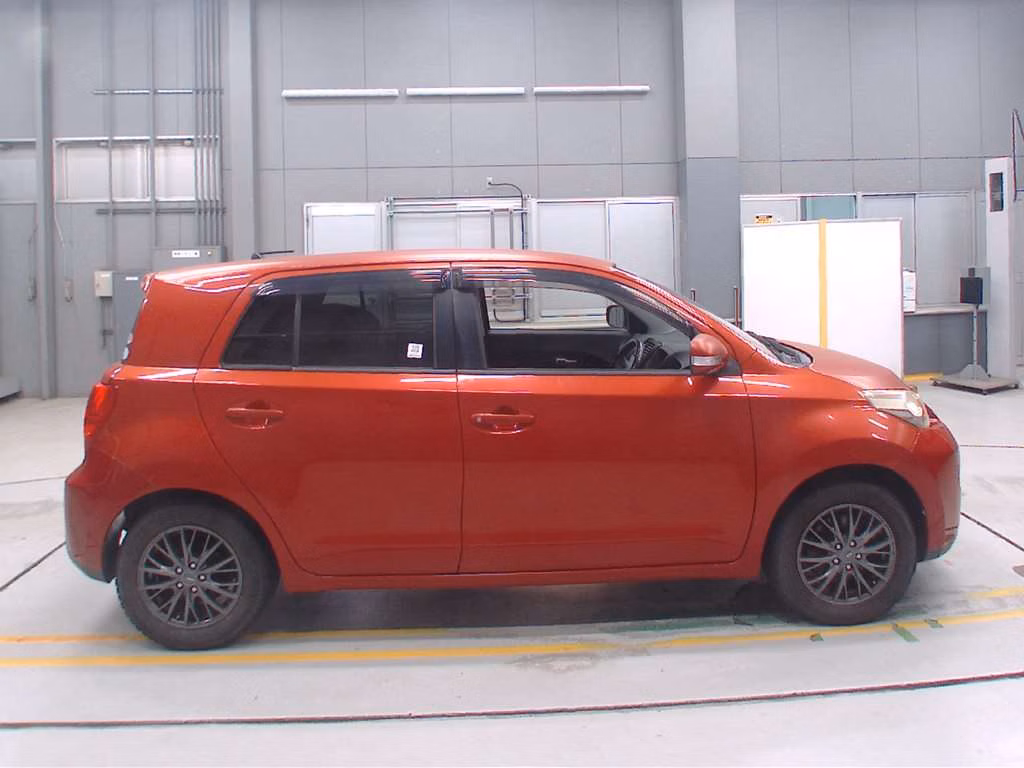 TOYOTA IST