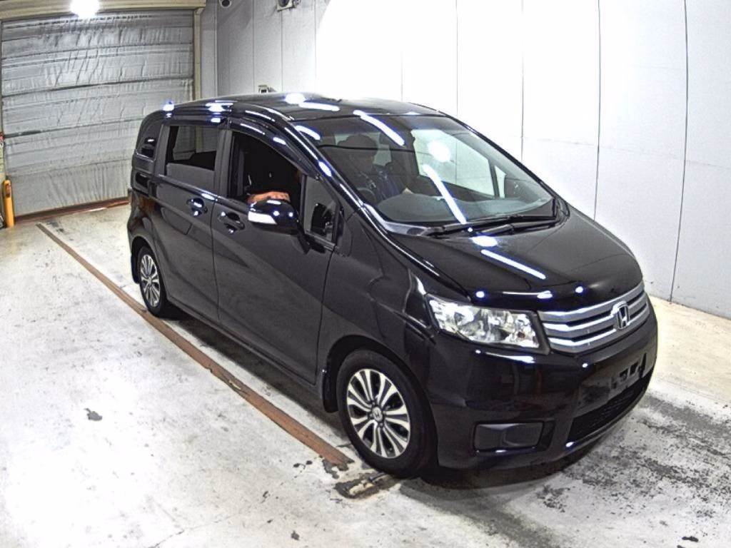 HONDA FREED SPIKE