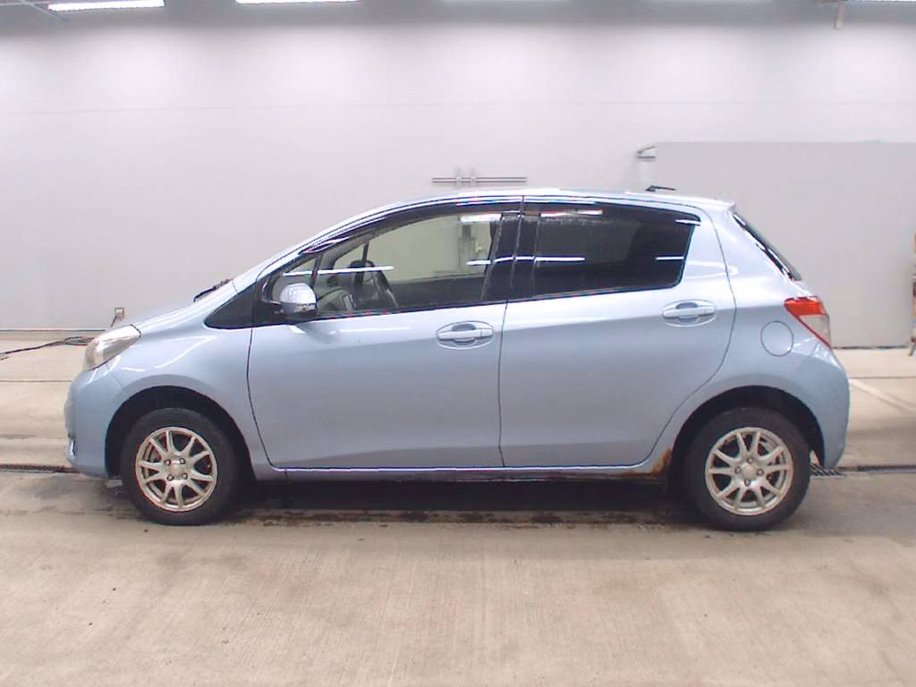 TOYOTA VITZ
