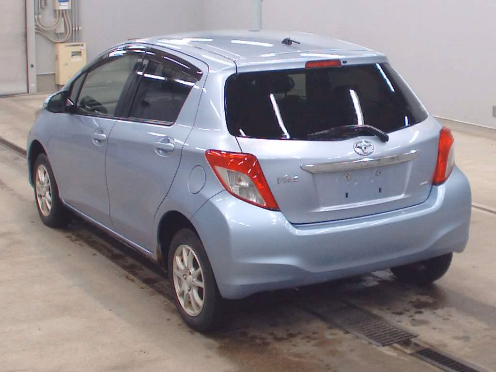 TOYOTA VITZ