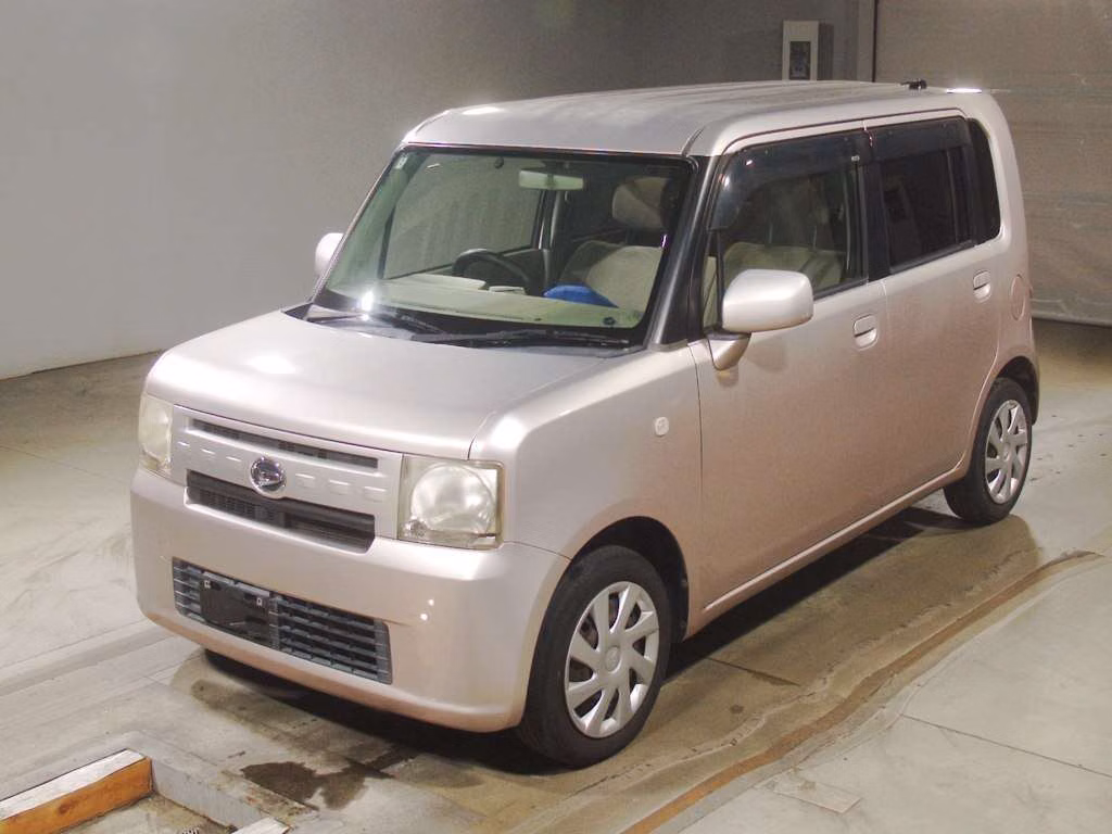DAIHATSU MOVE CONTE
