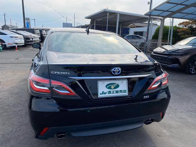 TOYOTA CROWN