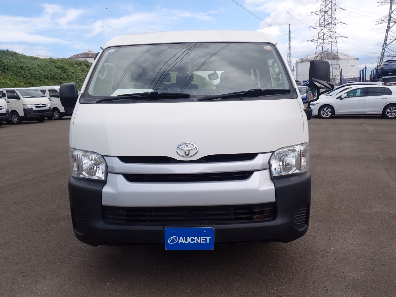 TOYOTA HIACE