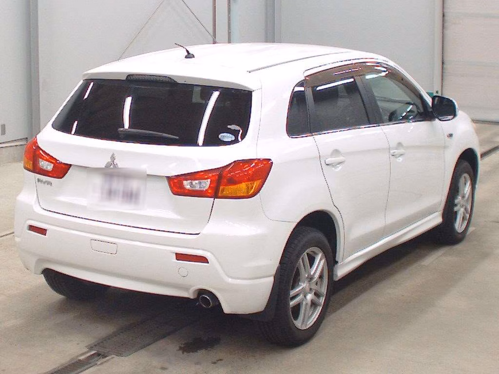 MITSUBISHI RVR