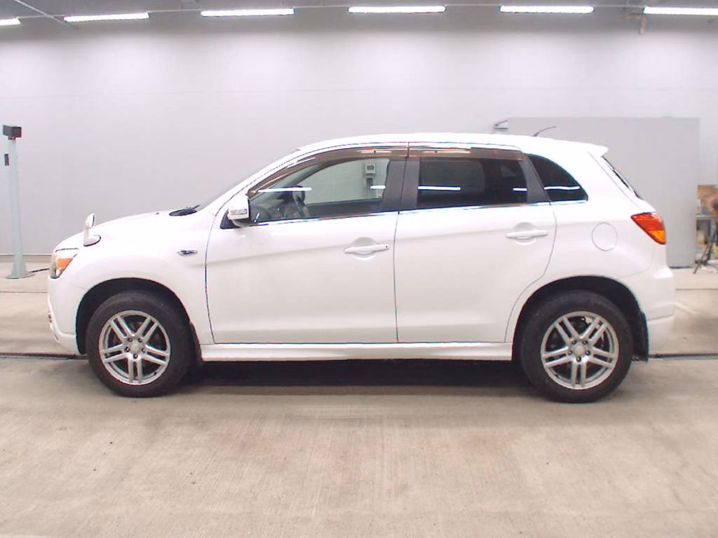 MITSUBISHI RVR