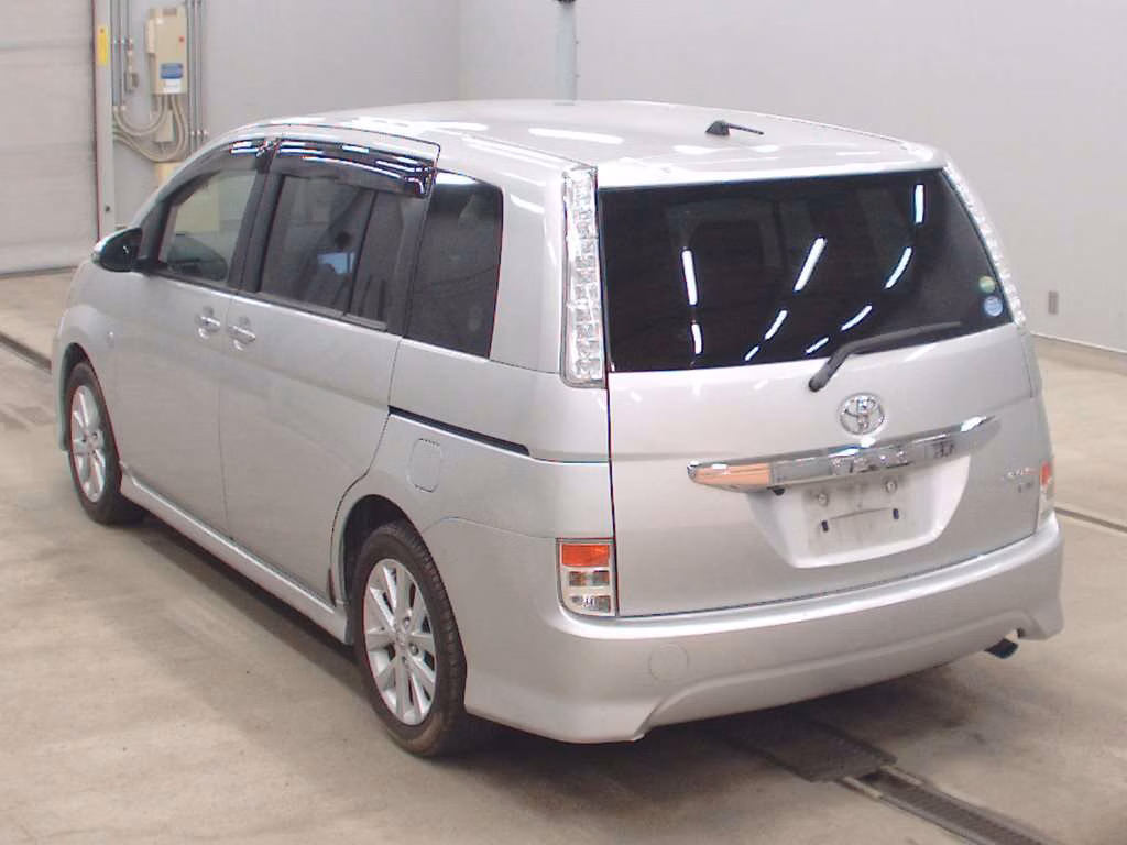 TOYOTA ISIS