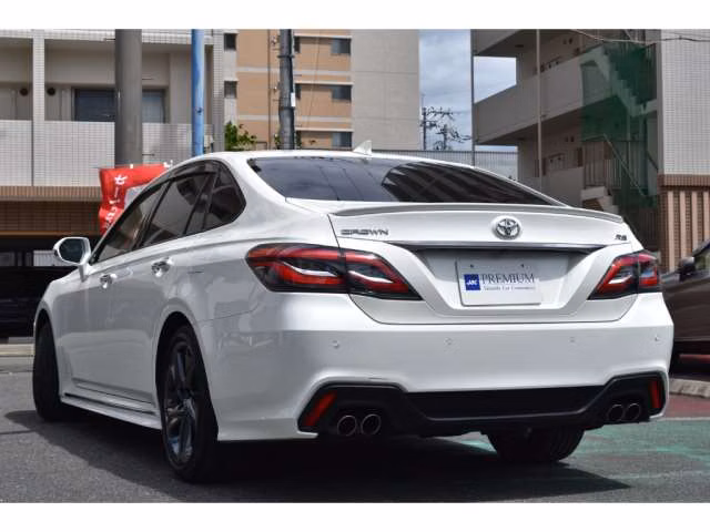TOYOTA CROWN