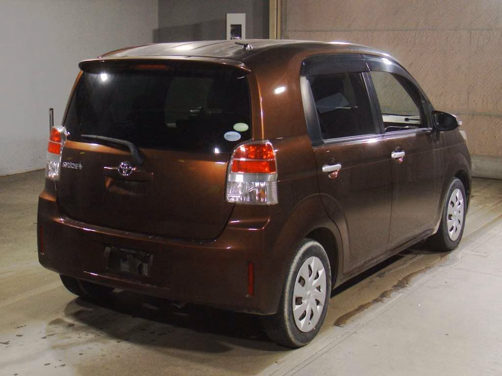 TOYOTA SPADE