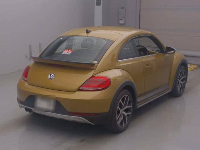 VOLKSWAGEN BEETLE
