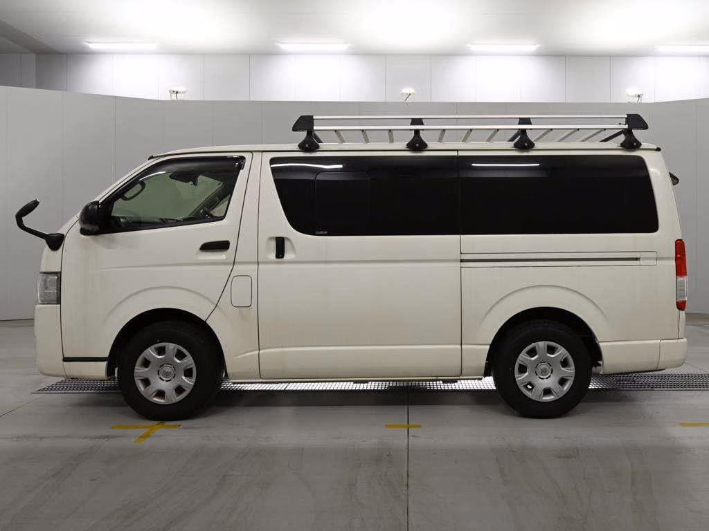 TOYOTA REGIUS ACE