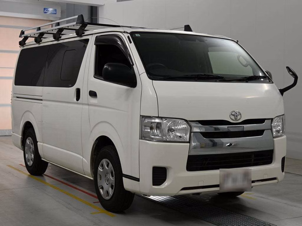 TOYOTA REGIUS ACE