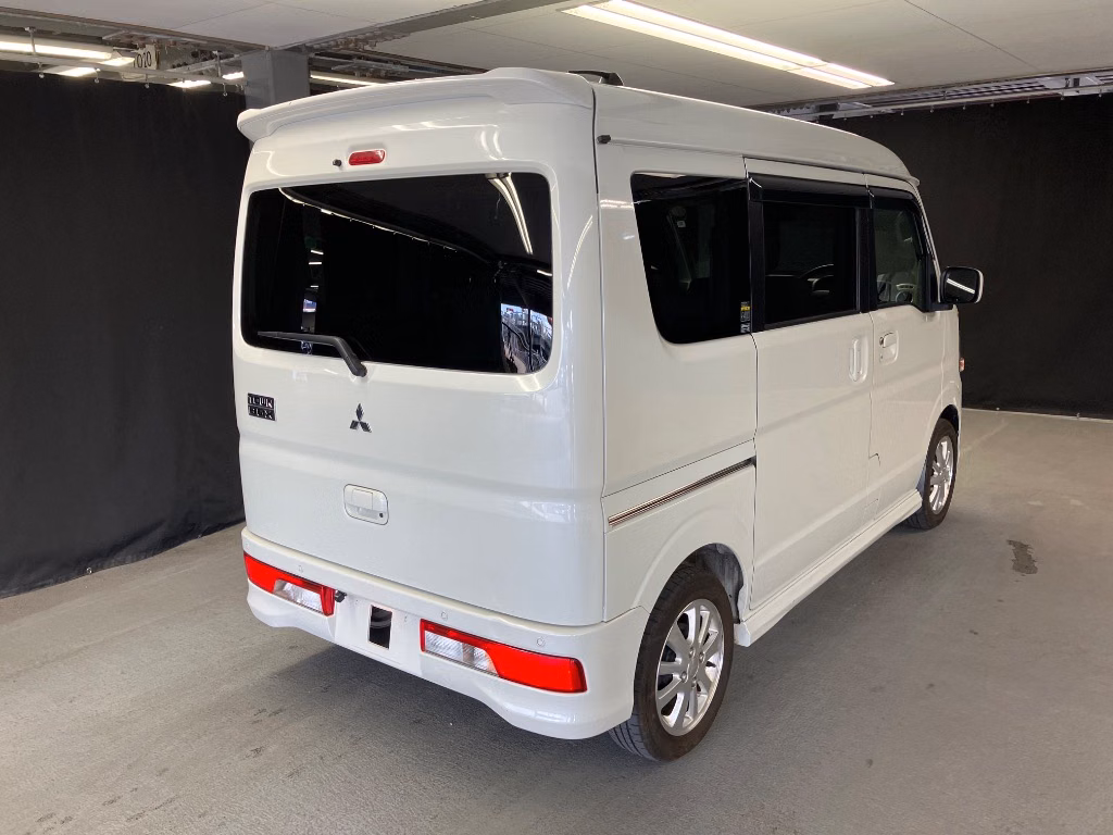 MITSUBISHI TOWN BOX