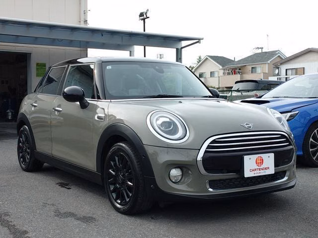 MINI HATCH