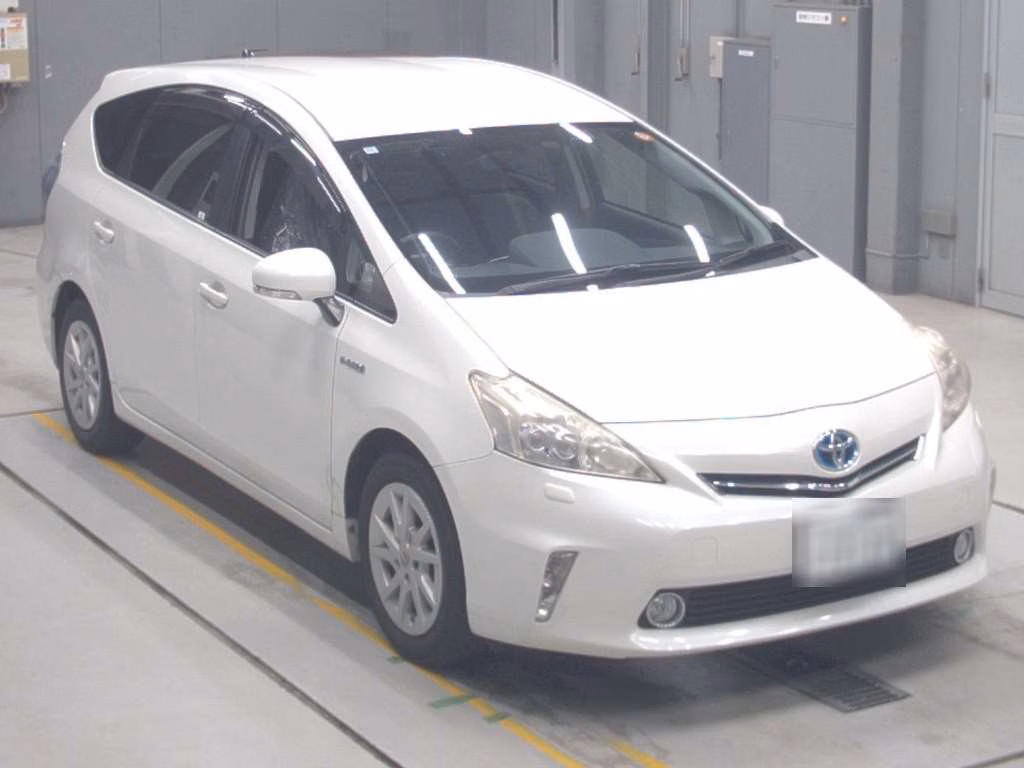 TOYOTA PRIUS ALPHA
