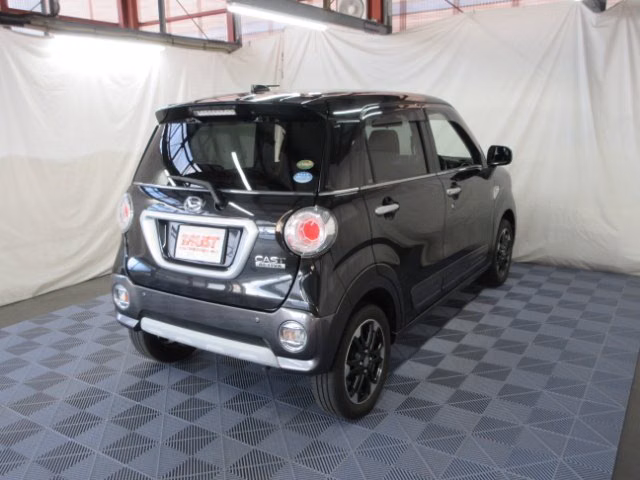 DAIHATSU CAST