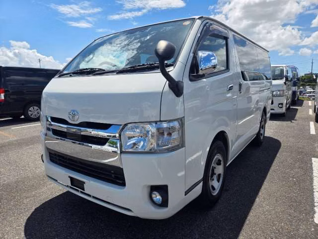 TOYOTA REGIUS ACE