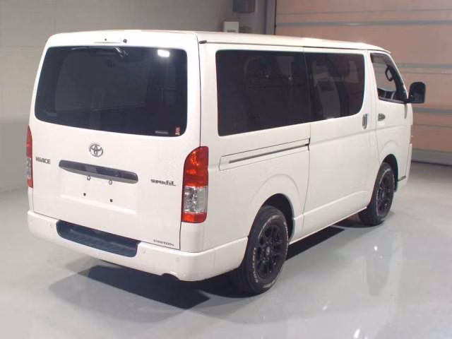 TOYOTA REGIUS ACE