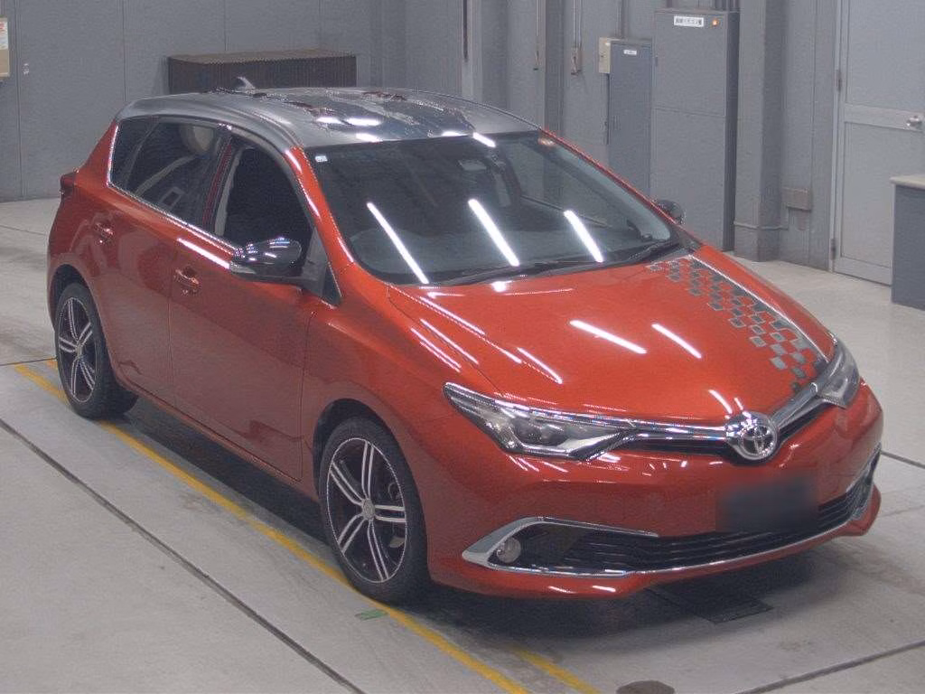 TOYOTA AURIS