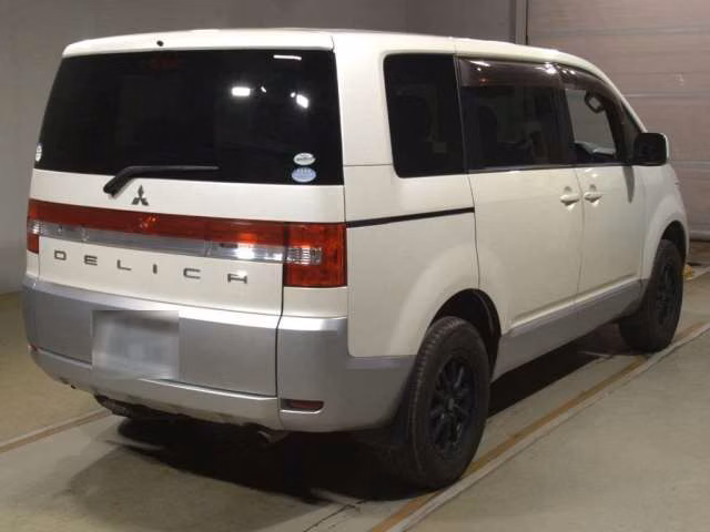 MITSUBISHI DELICA D:5