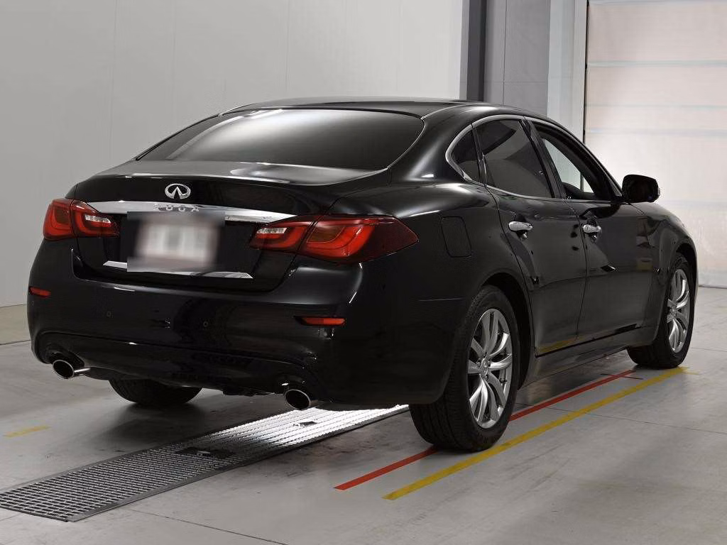 NISSAN FUGA