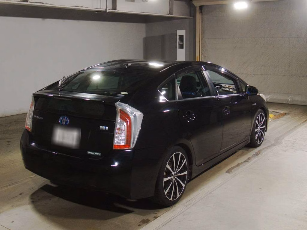 TOYOTA PRIUS