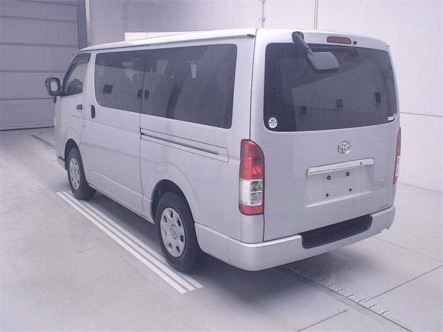 TOYOTA REGIUS ACE