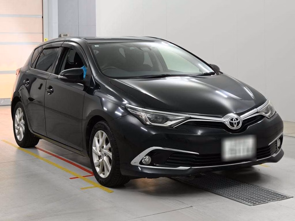 TOYOTA AURIS