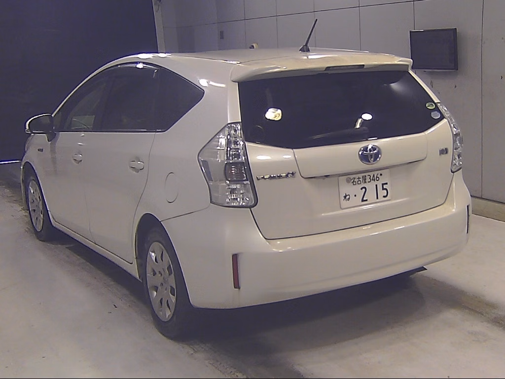 TOYOTA PRIUS ALPHA