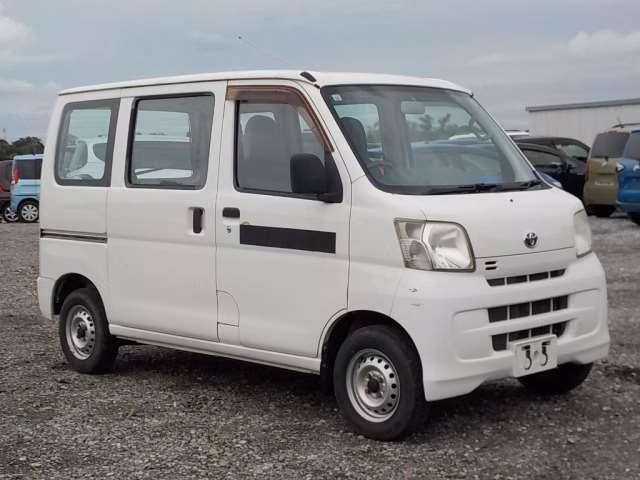 TOYOTA PIXIS VAN
