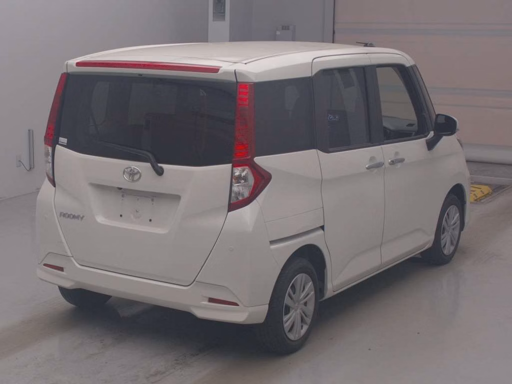 TOYOTA ROOMY