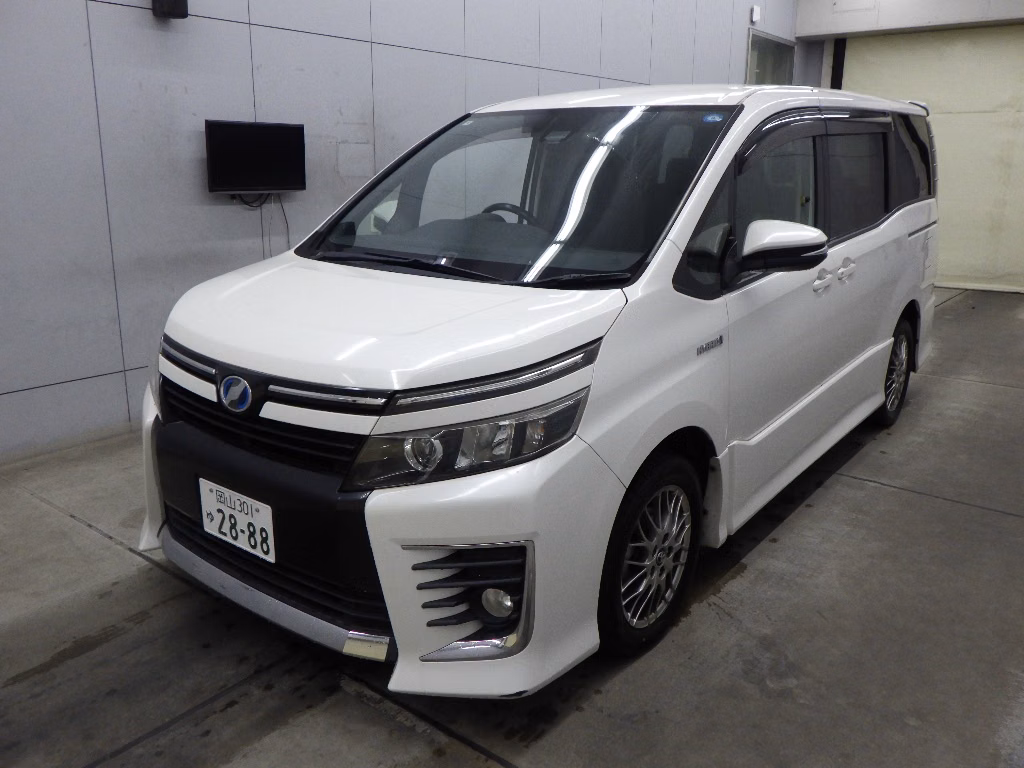 TOYOTA VOXY