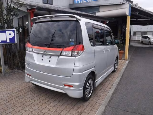 MITSUBISHI DELICA D:2