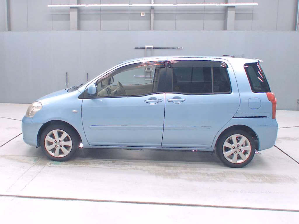 TOYOTA RAUM