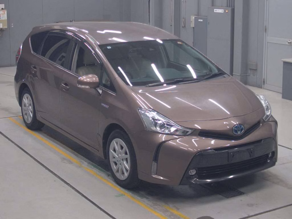 TOYOTA PRIUS ALPHA