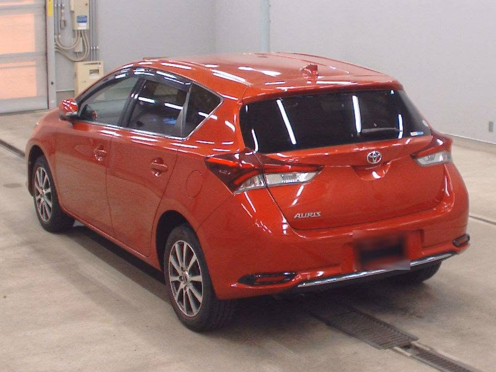 TOYOTA AURIS