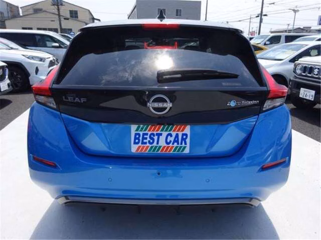 NISSAN LEAF