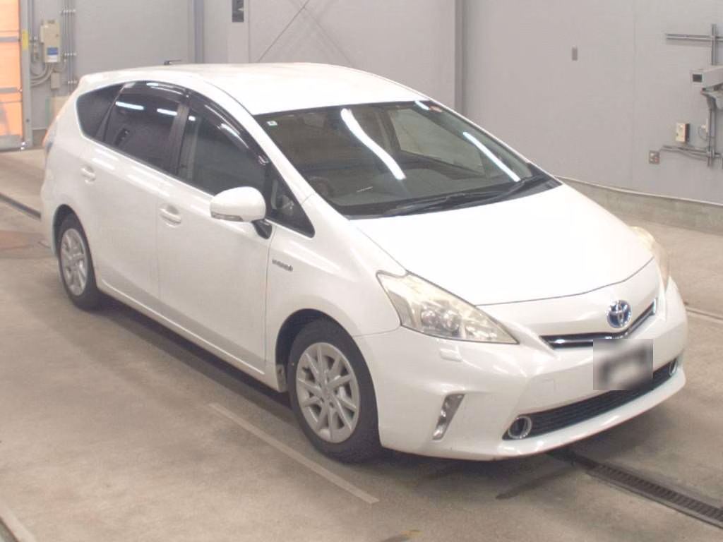 TOYOTA PRIUS ALPHA