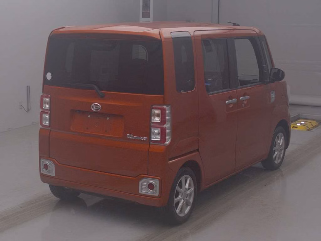 DAIHATSU WAKE