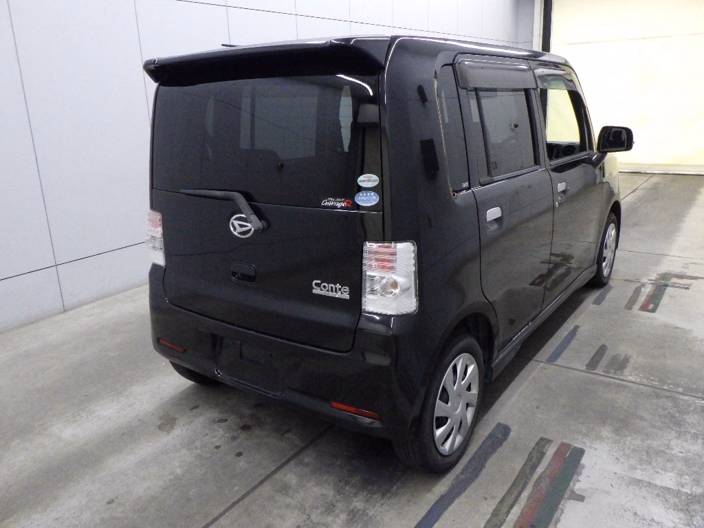 DAIHATSU MOVE CONTE