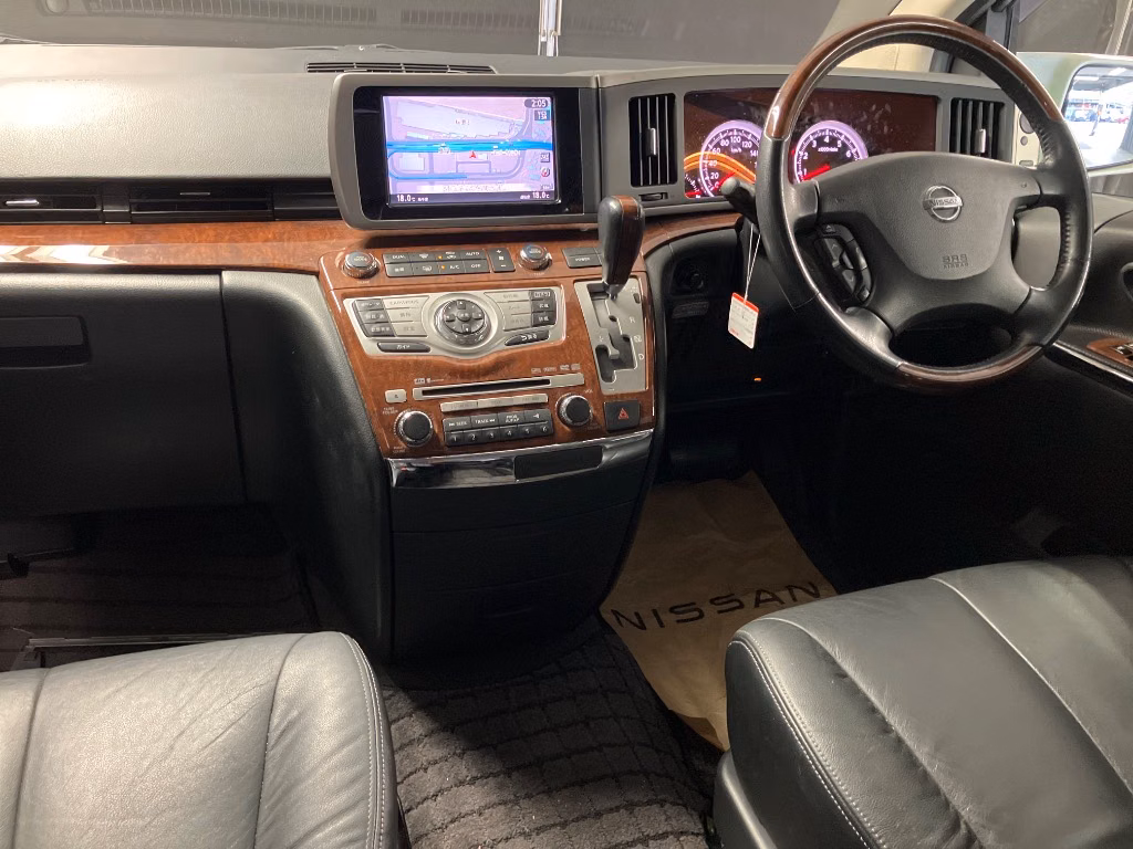 NISSAN ELGRAND